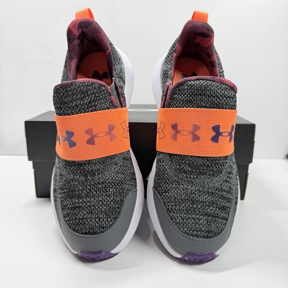 NIB • Under Armour Surge 3 Slip Size: 5.5Y - Picture 3 of 8